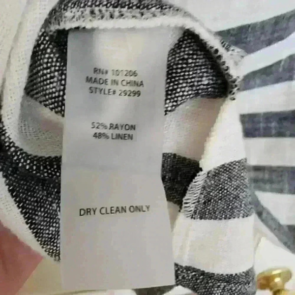 Soft Surroundings Women's Gray White Striped Cold Shoulder Casual Top Size M - Picture 11 of 11